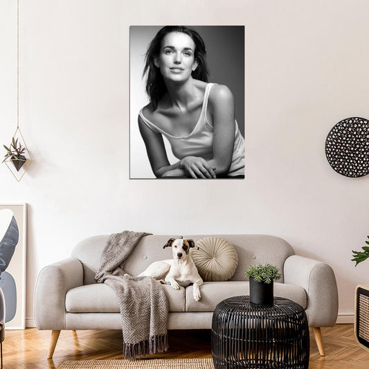 Elizabeth Henstridge Hot Beautiful Actress BW Wall Art Print Poster