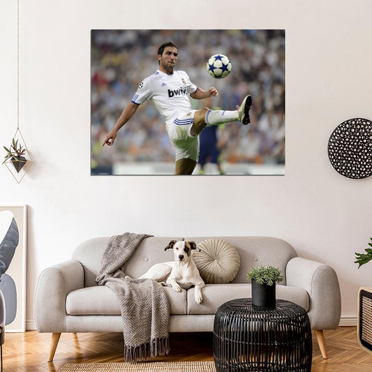 Gonzalo Higuain Madrid C.F. Soccer Football Sport Wall Art Print Poster