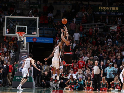Derrick Rose Shot Game Winner Buzzer Beater Basketball Sport Wall Art Print Poster