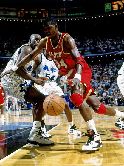 Hakeem Olajuwon Shaquille O'Neal Retro Basketball Sport Wall Art Print Poster