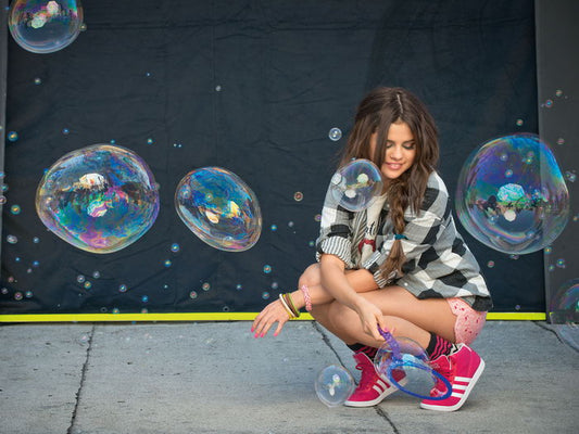 Selena Gomez Soap Bubbles Pop Singer Music Amazing Wall Art Print Poster