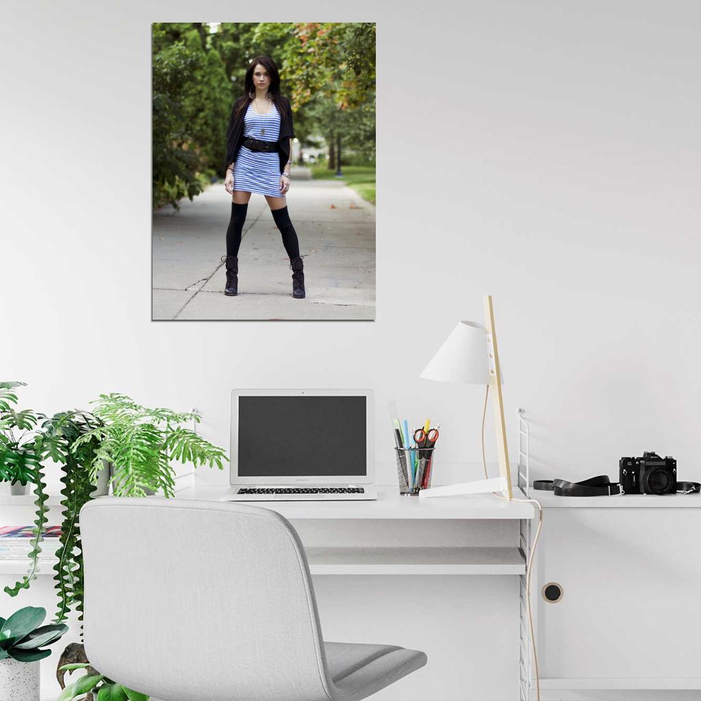 Megan Lynne Young Lyn Beautiful Model Wall Art Print Poster