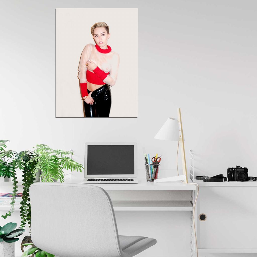 Miley Cyrus Hot Boobs Sexy Singer Actress Nipple Wall Art Print Poster