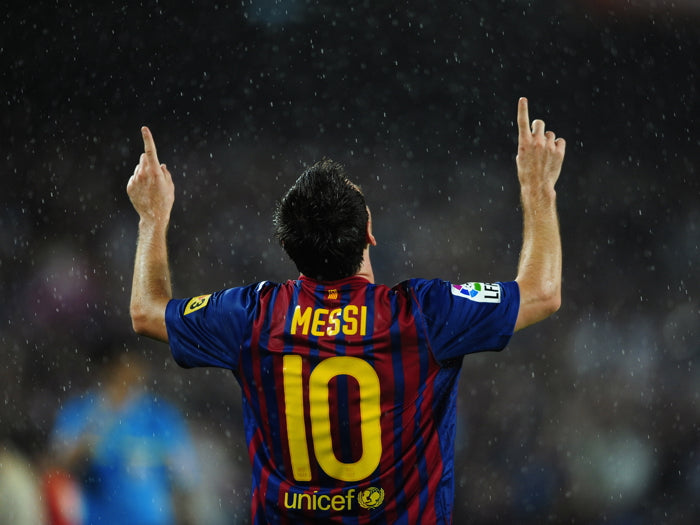 Lionel Messi Back Rain Argentina Football Soccer Sport Wall Art Print Poster