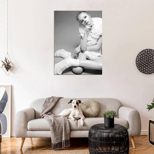 Chloe Grace Moretz Hot Actress Cute Girl Sexy BW Wall Art Print Poster