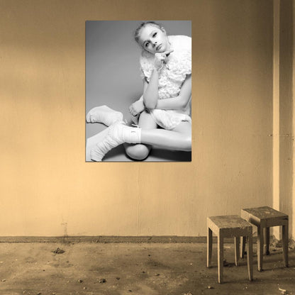 Chloe Grace Moretz Hot Actress Cute Girl Sexy BW Wall Art Print Poster