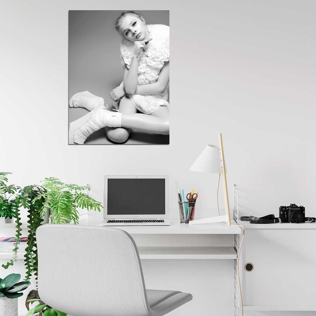 Chloe Grace Moretz Hot Actress Cute Girl Sexy BW Wall Art Print Poster