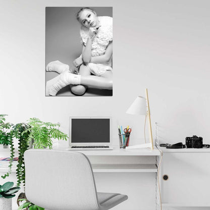 Chloe Grace Moretz Hot Actress Cute Girl Sexy BW Wall Art Print Poster