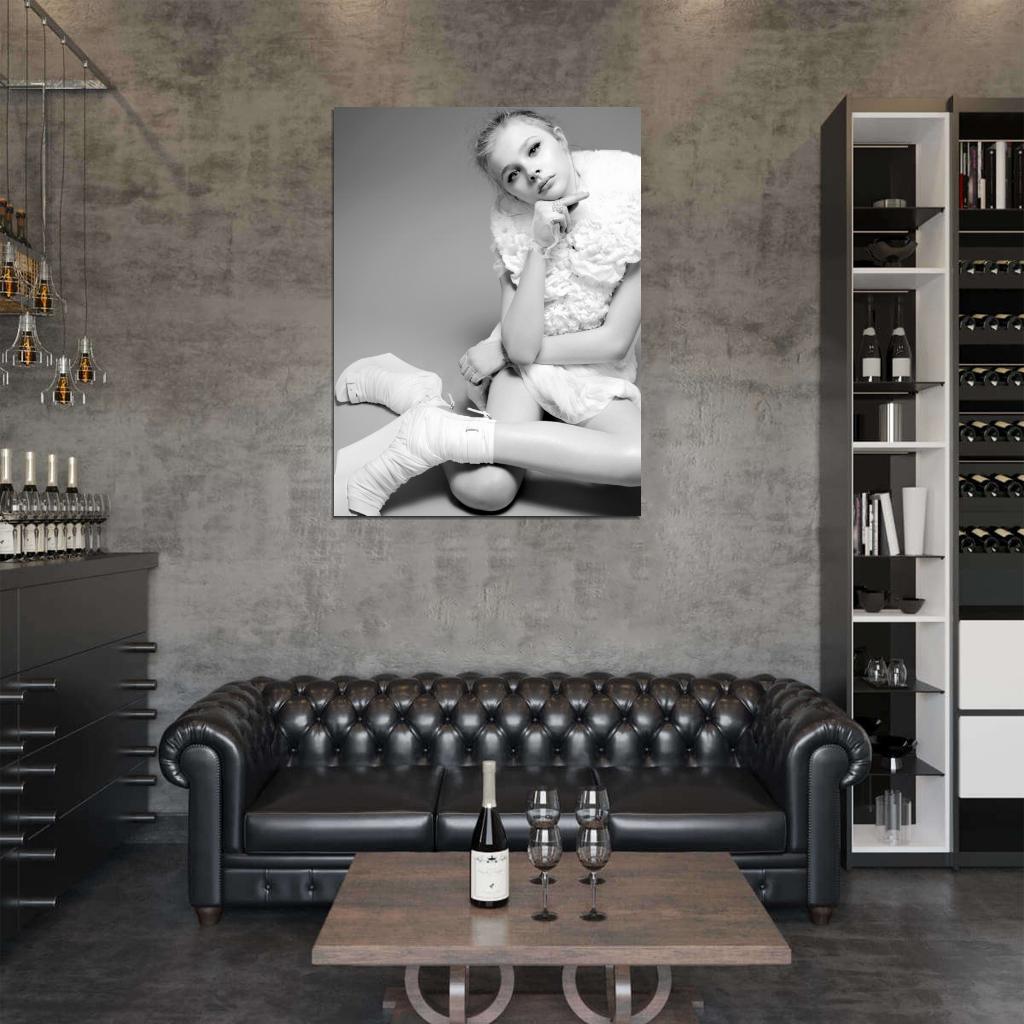 Chloe Grace Moretz Hot Actress Cute Girl Sexy BW Wall Art Print Poster