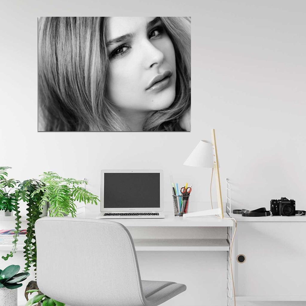Chloe Grace Moretz Beautiful Portrait Hot Cute Actress BW Wall Art Print Poster