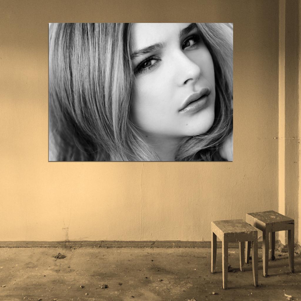 Chloe Grace Moretz Beautiful Portrait Hot Cute Actress BW Wall Art Print Poster