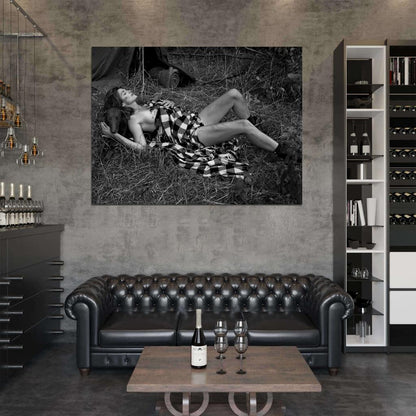 Cindy Crawford Sexy Hot Dog Model BW Art Wall Art Print Poster