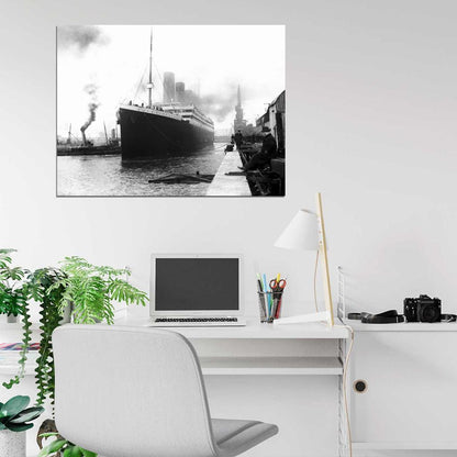 RMS Titanic Port Old Retro 1912 Original Vintage Photo BW Wall Art Print Poster