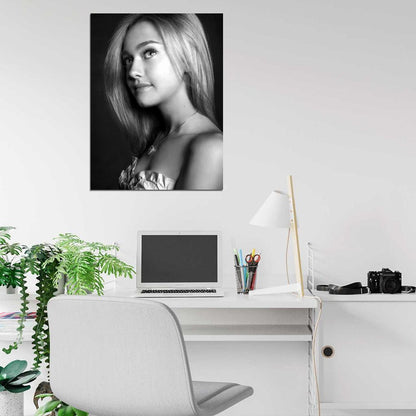 Dakota Fanning Beautiful Actress BW Hot Portrait Wall Art Print Poster