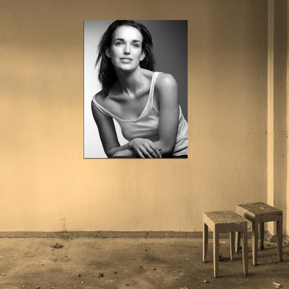Elizabeth Henstridge Hot Beautiful Actress BW Wall Art Print Poster