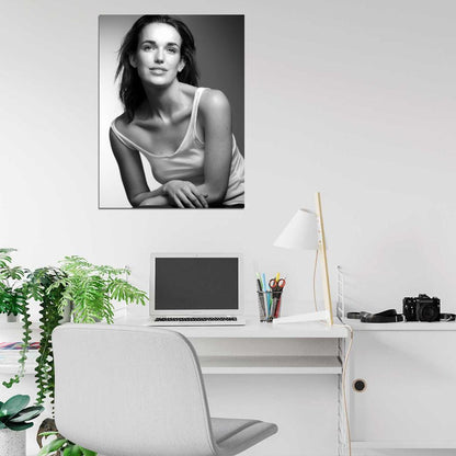 Elizabeth Henstridge Hot Beautiful Actress BW Wall Art Print Poster