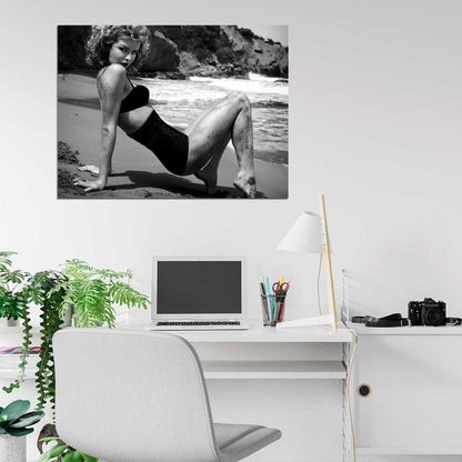 Eva Herzigova Hot Model Sexy Body Beach BW Wall Art Print Poster