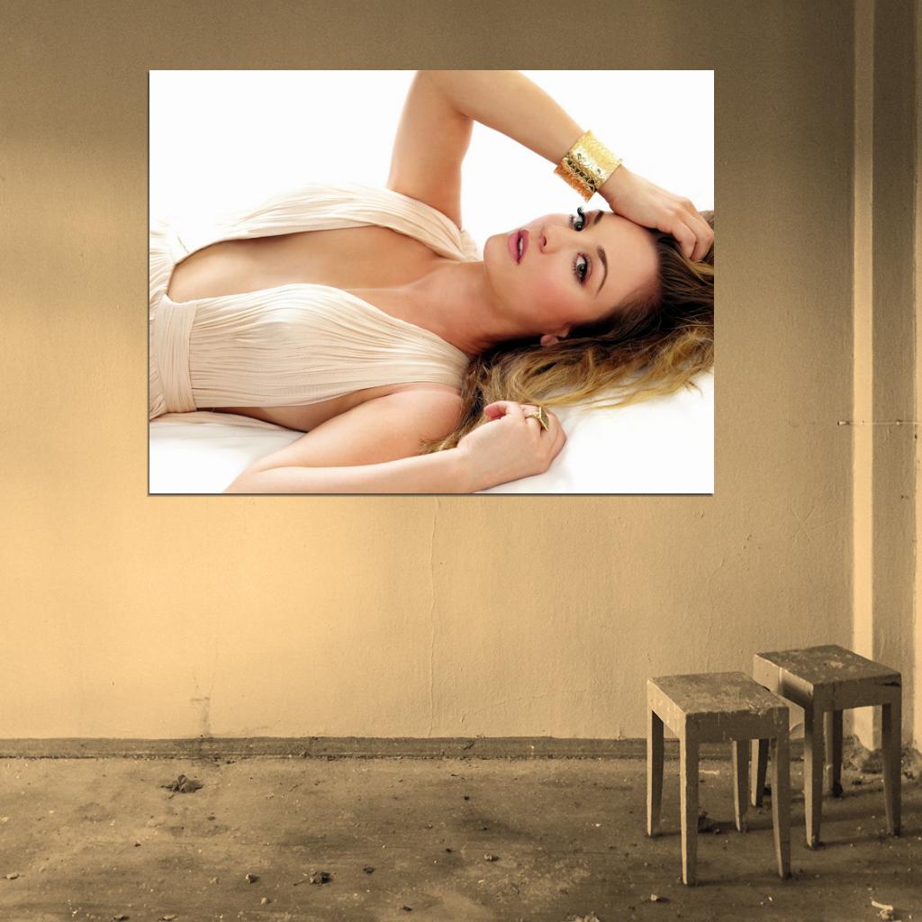 Kaley Cuoco Hot Actress Beautiful Penny The Big Bang Theory Portrait Wall Art Print Poster