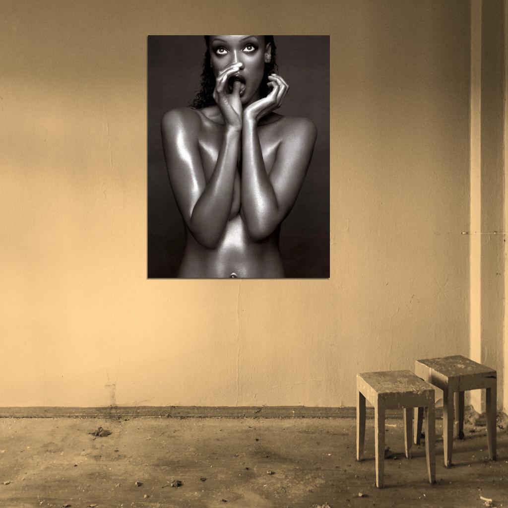 Tyra Banks Hot Model Sexy Actress Nude Topless BW Naked Wall Art Print Poster