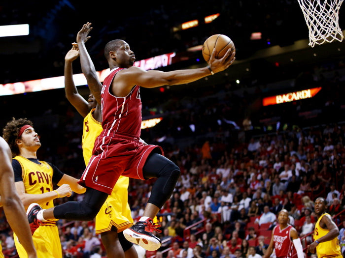 Dwyane Wade Finger Roll Layup Basketball Sport Wall Art Print Poster