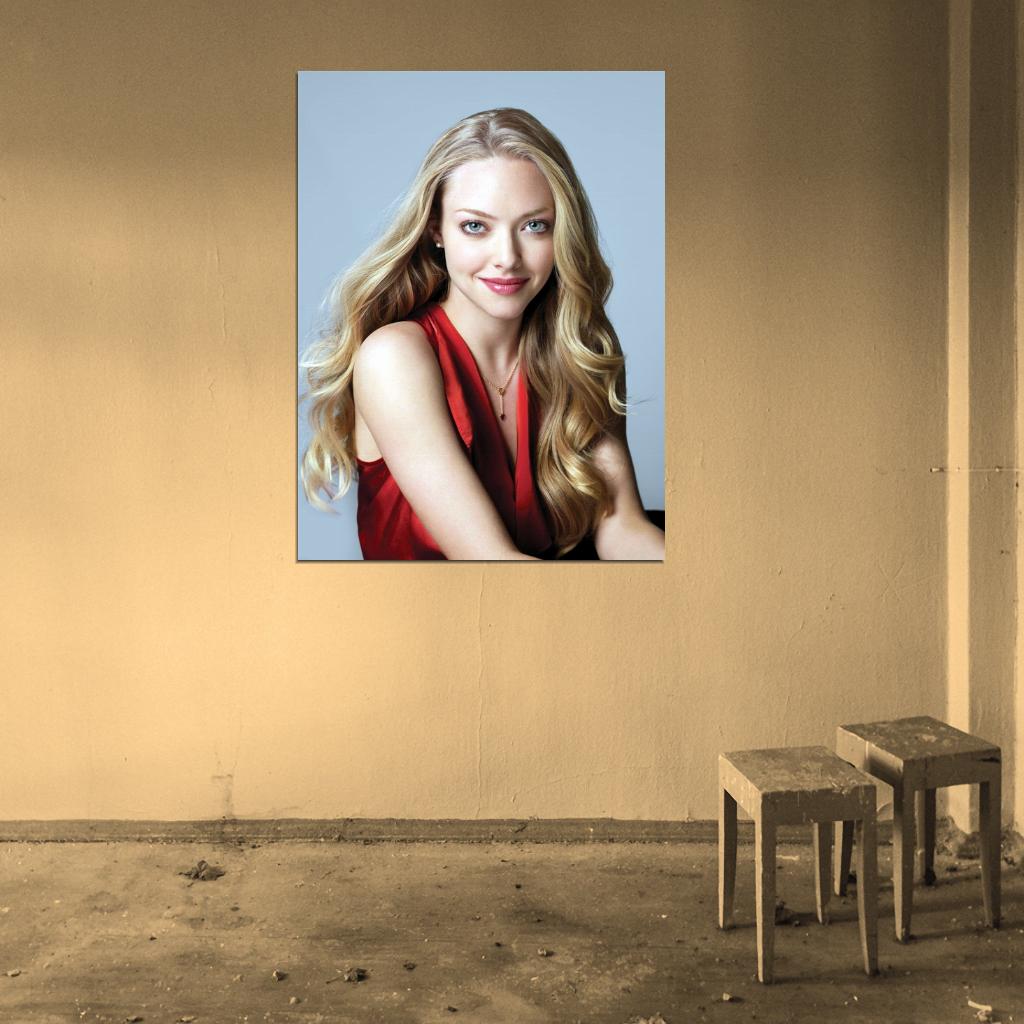 Amanda Seyfried Cute Actress Wall Art Print Poster