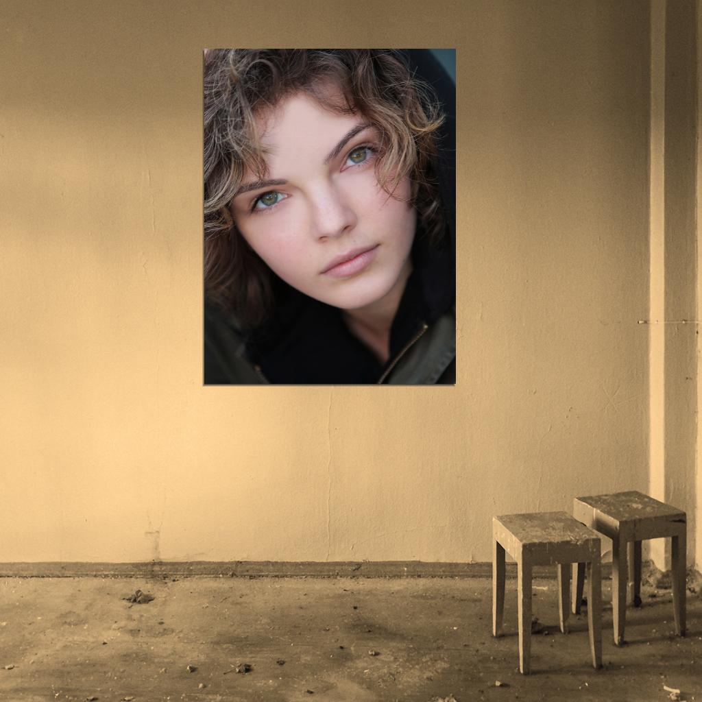 Gotham Selina Kyle Camren Bicondova Actress Tv Series Wall Art Print Poster