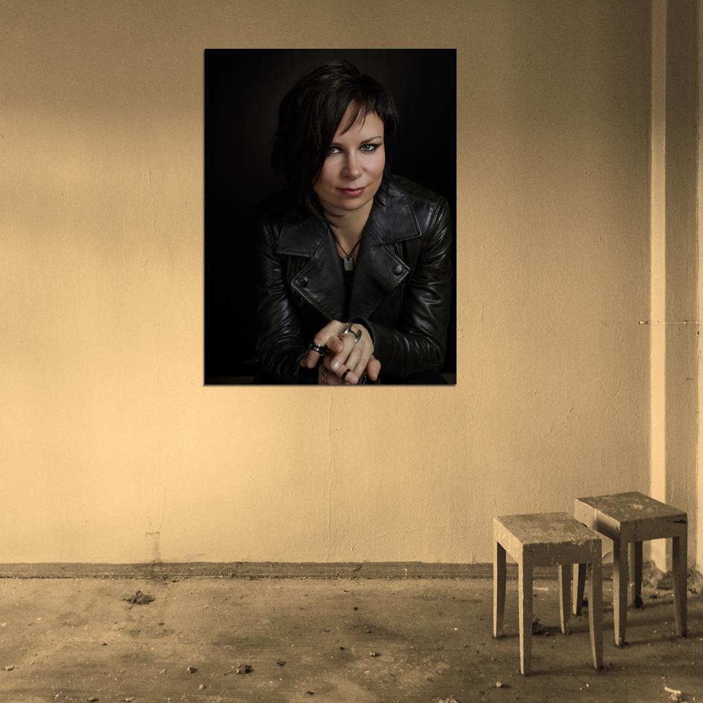 24 Live Another Day Chloe O'Brian Mary Lynn Rajskub Tv Series Wall Art Print Poster
