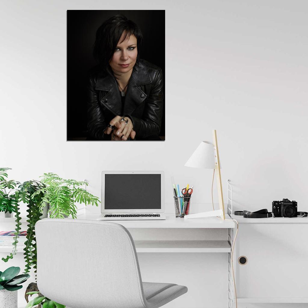 24 Live Another Day Chloe O'Brian Mary Lynn Rajskub Tv Series Wall Art Print Poster