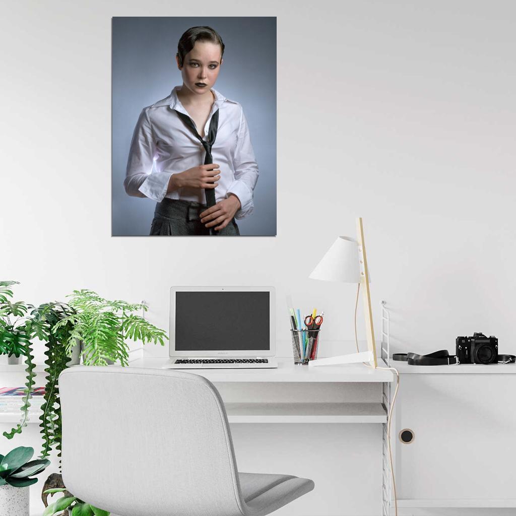 Ellen Page Short Hair Hot Girl Beautiful Actress Wall Art Print Poster