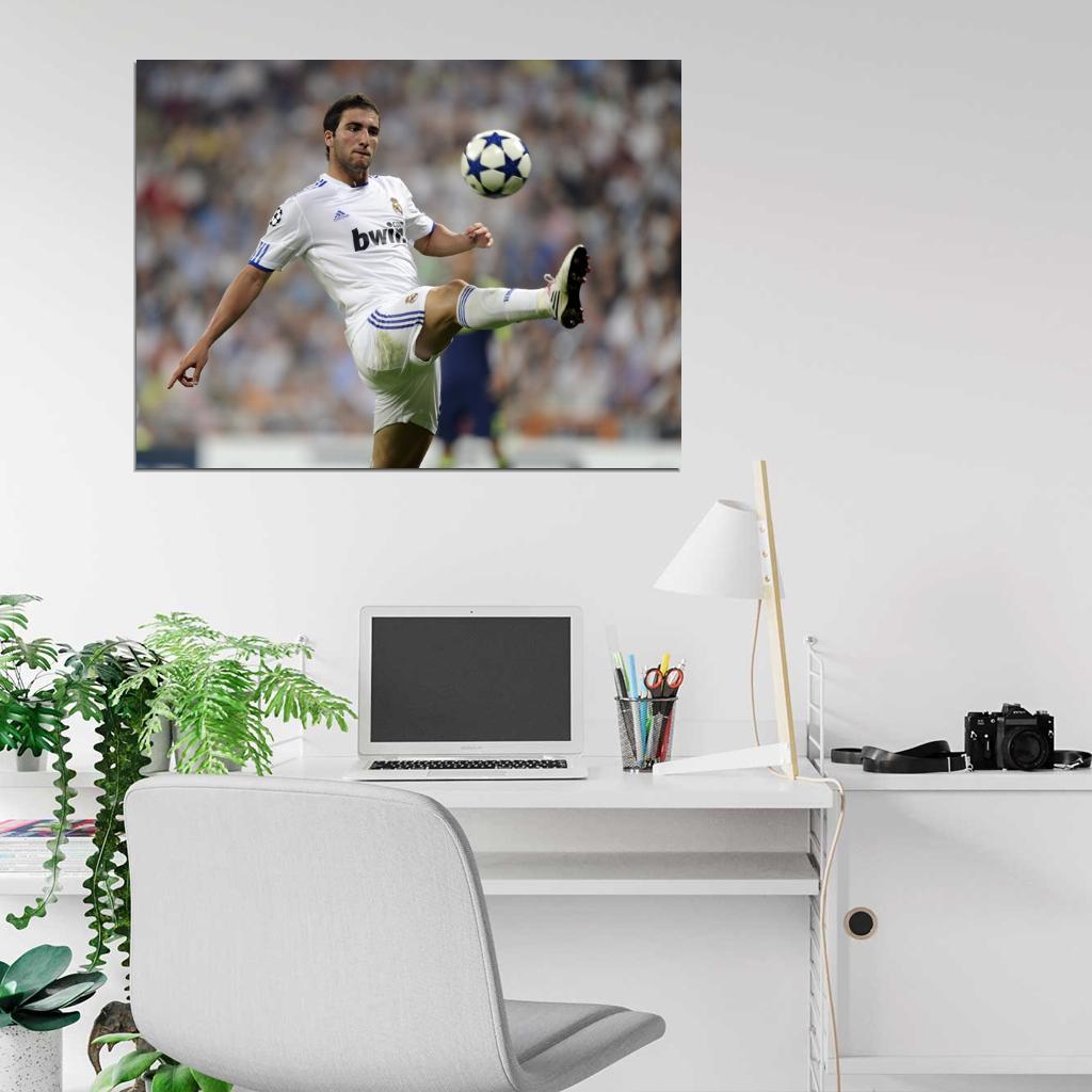 Gonzalo Higuain Madrid C.F. Soccer Football Sport Wall Art Print Poster