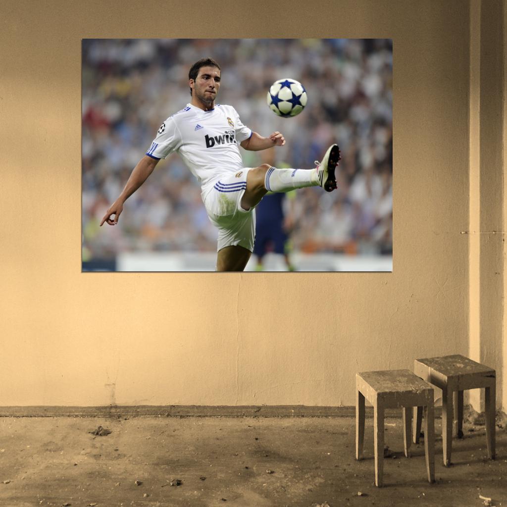 Gonzalo Higuain Madrid C.F. Soccer Football Sport Wall Art Print Poster