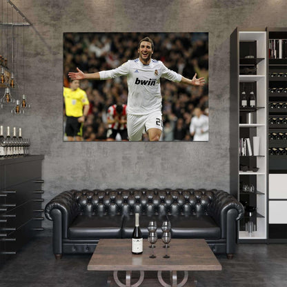 Gonzalo Higuain Madrid C.F. Soccer Football Sport Wall Art Print Poster