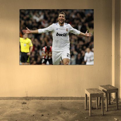 Gonzalo Higuain Madrid C.F. Soccer Football Sport Wall Art Print Poster