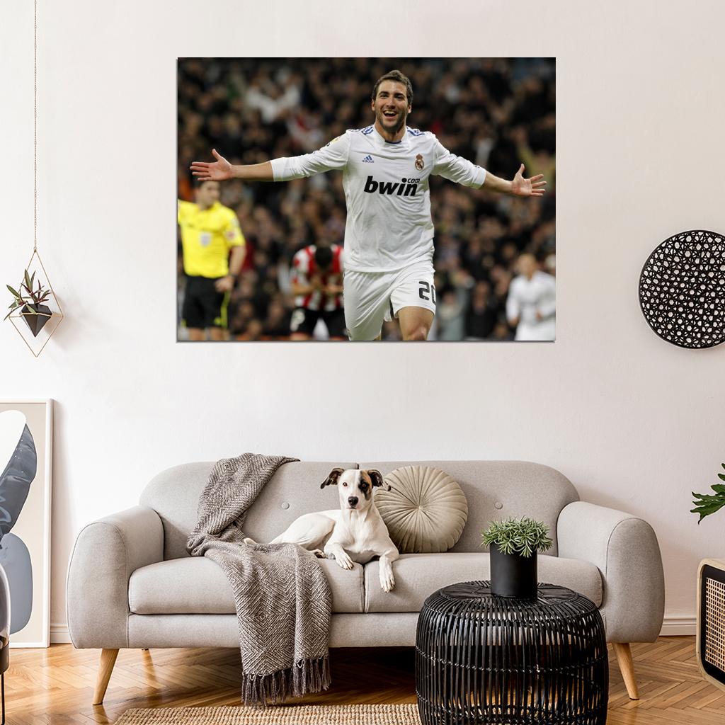 Gonzalo Higuain Madrid C.F. Soccer Football Sport Wall Art Print Poster