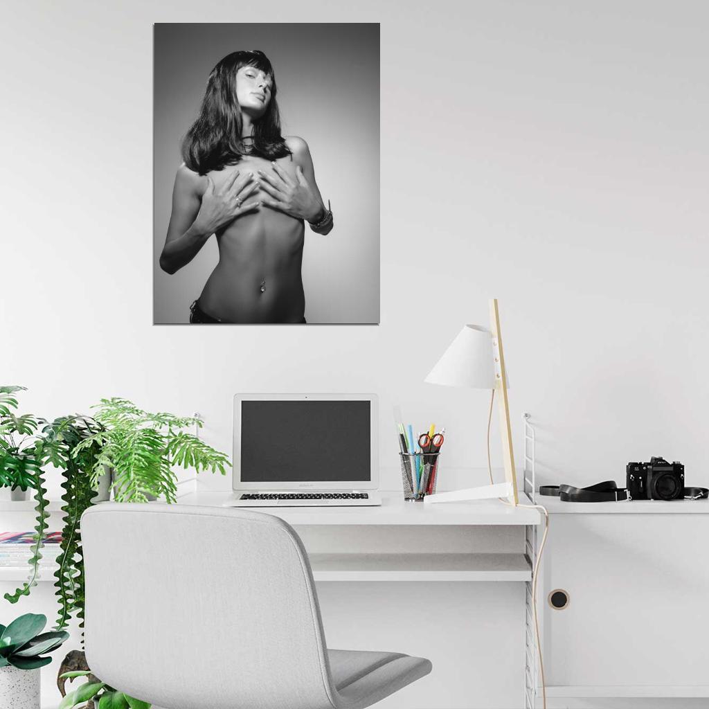 Nicky Hilton Hot Topless Sexy Body Model BW Wall Art Print Poster