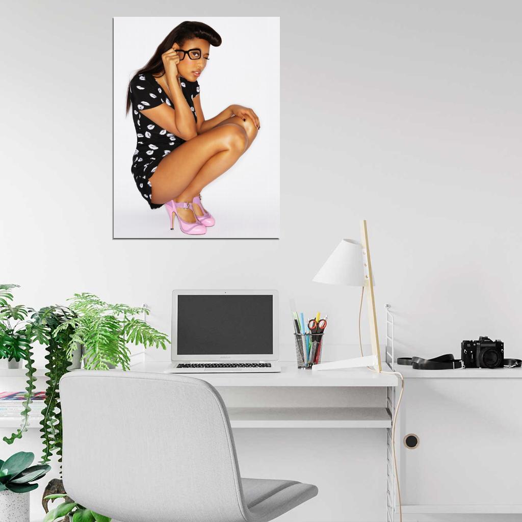 Vanessa V V Brown Hot Singer Indie Soul Rock Music Wall Art Print Poster