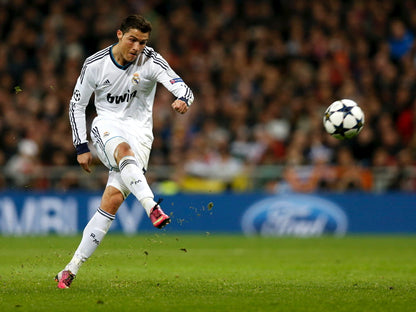 Cristiano Ronaldo Free Kick Madrid Football Wall Art Print Poster