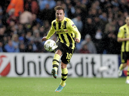 Mario Gotze Handling Soccer Football Wall Art Print Poster