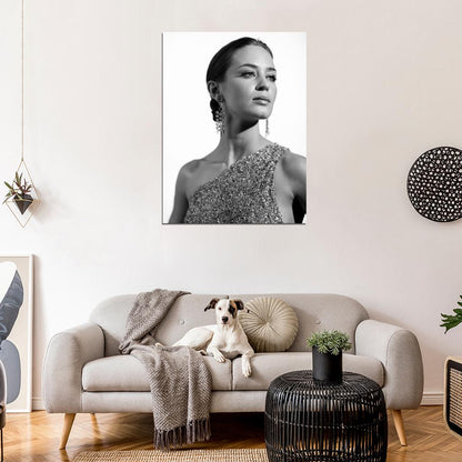 Emily Blunt BW Portrait Elegant Beautiful Actress Rare Wall Art Print Poster