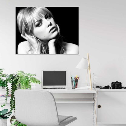 Emma Stone BW Portrait Pretty Beautiful Actress Wall Art Print Poster
