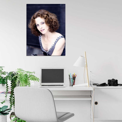 Sigourney Weaver Great Portrait Beautiful Charming Wall Art Print Poster
