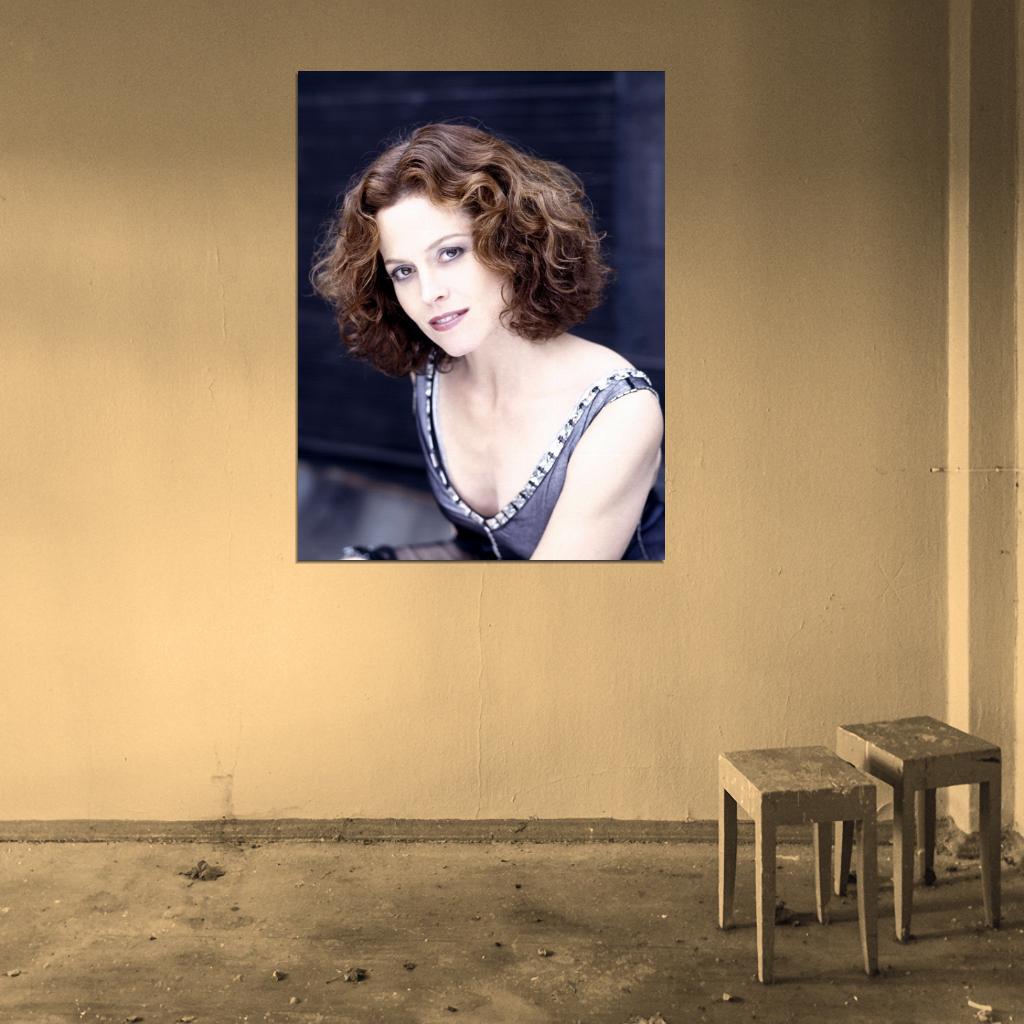 Sigourney Weaver Great Portrait Beautiful Charming Wall Art Print Poster
