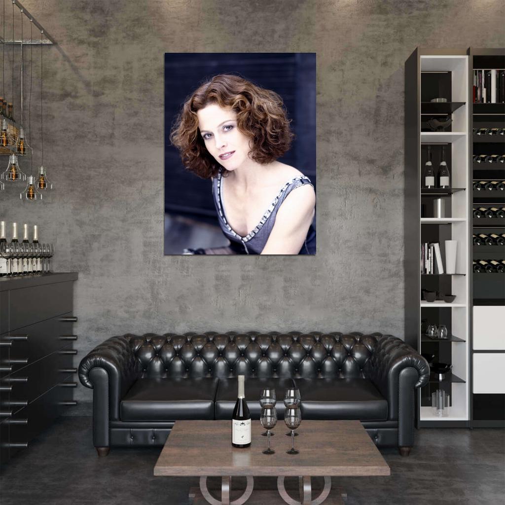 Sigourney Weaver Great Portrait Beautiful Charming Wall Art Print Poster
