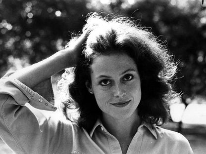 Sigourney Weaver Amazing Portrait Young Beautiful Rare Wall Art Print Poster