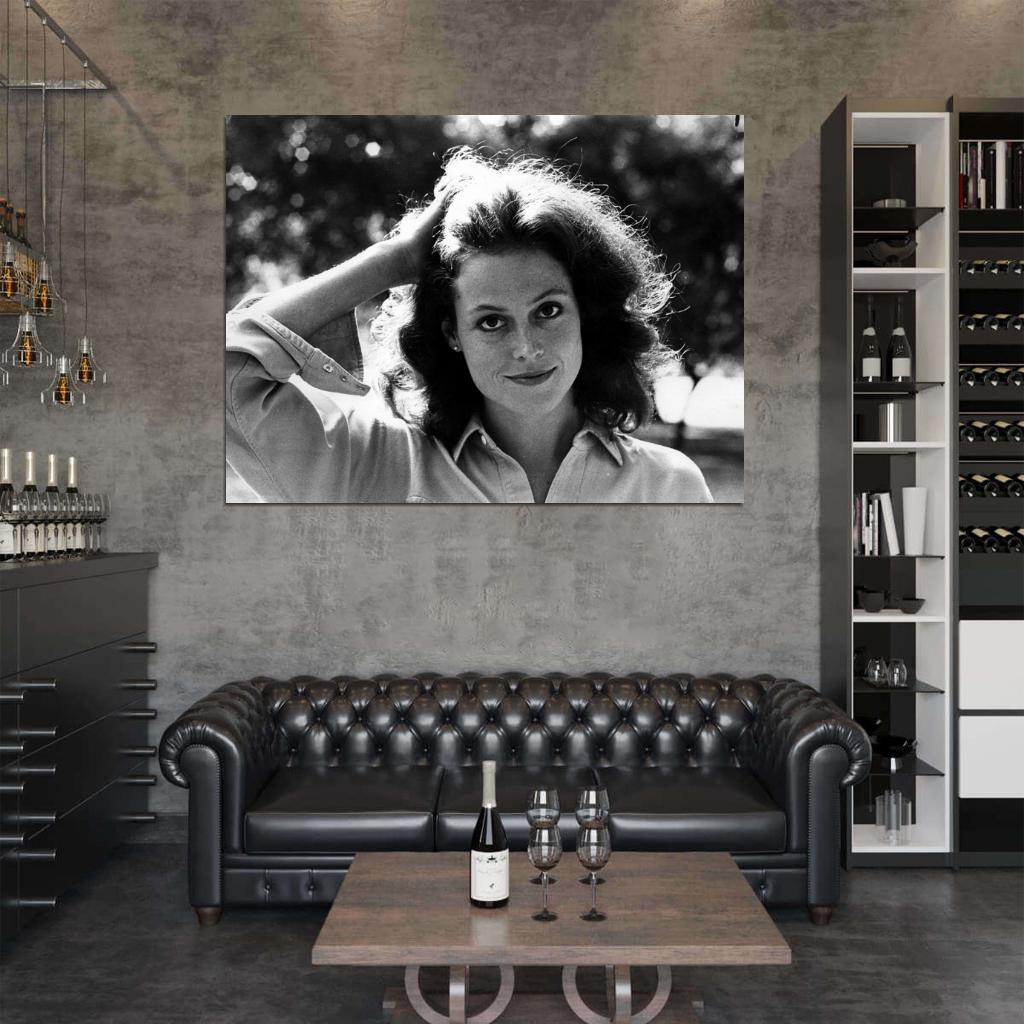 Sigourney Weaver Amazing Portrait Young Beautiful Rare Wall Art Print Poster
