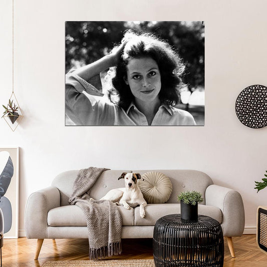 Sigourney Weaver Amazing Portrait Young Beautiful Rare Wall Art Print Poster