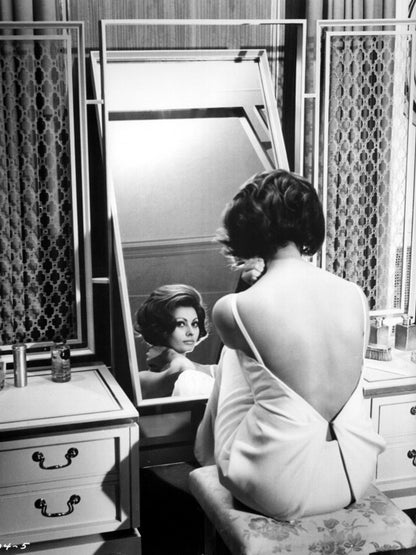 Sophia Loren BW Dress Back Hot Sexy Elegant Retro Rare Wall Art Print Poster