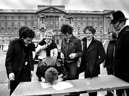 Sex Pistols BW 1977 Glen Matlock Paul Cook Sid Vicious Wall Art Print Poster
