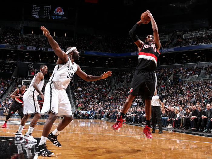 LaMarcus Aldridge Shot Blazers Basketball Wall Art Print Poster