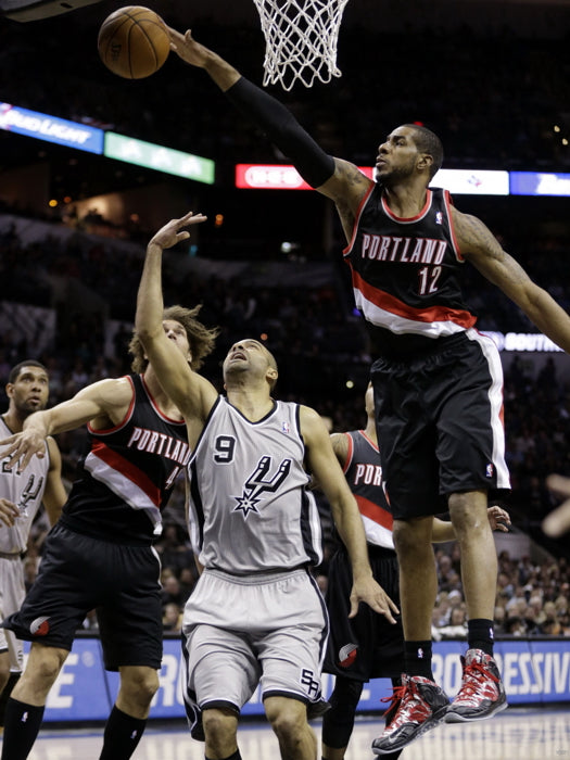 LaMarcus Aldridge Block Blazers Basketball Wall Art Print Poster